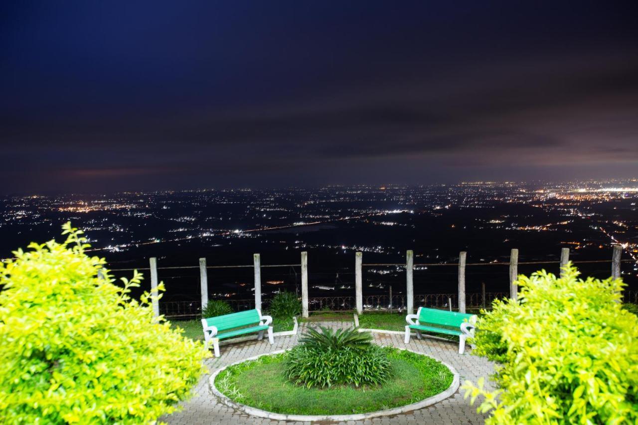 Kstdc Hotel Mayura Pine Top Nandi Hills Exteriér fotografie