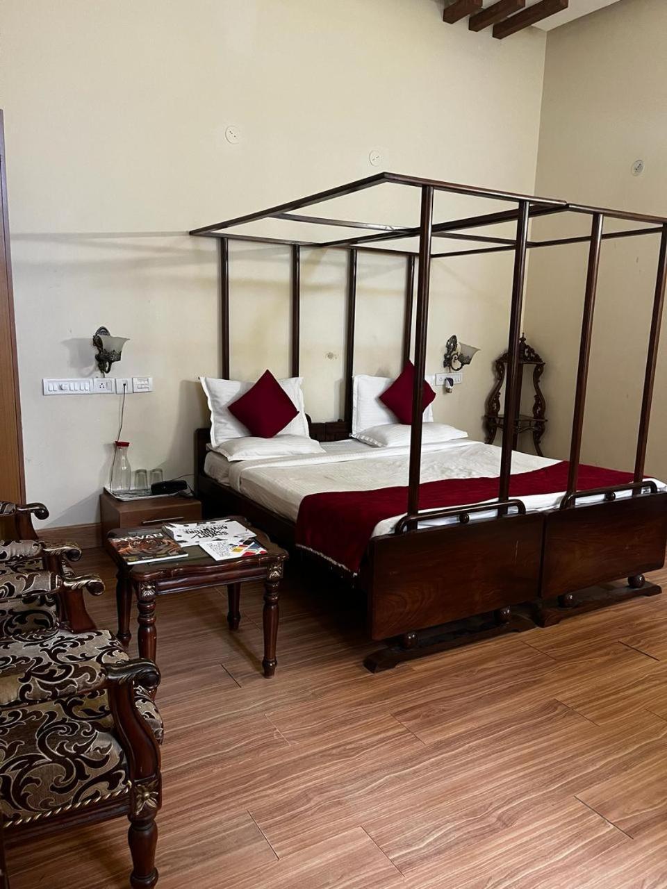 Kstdc Hotel Mayura Pine Top Nandi Hills Exteriér fotografie